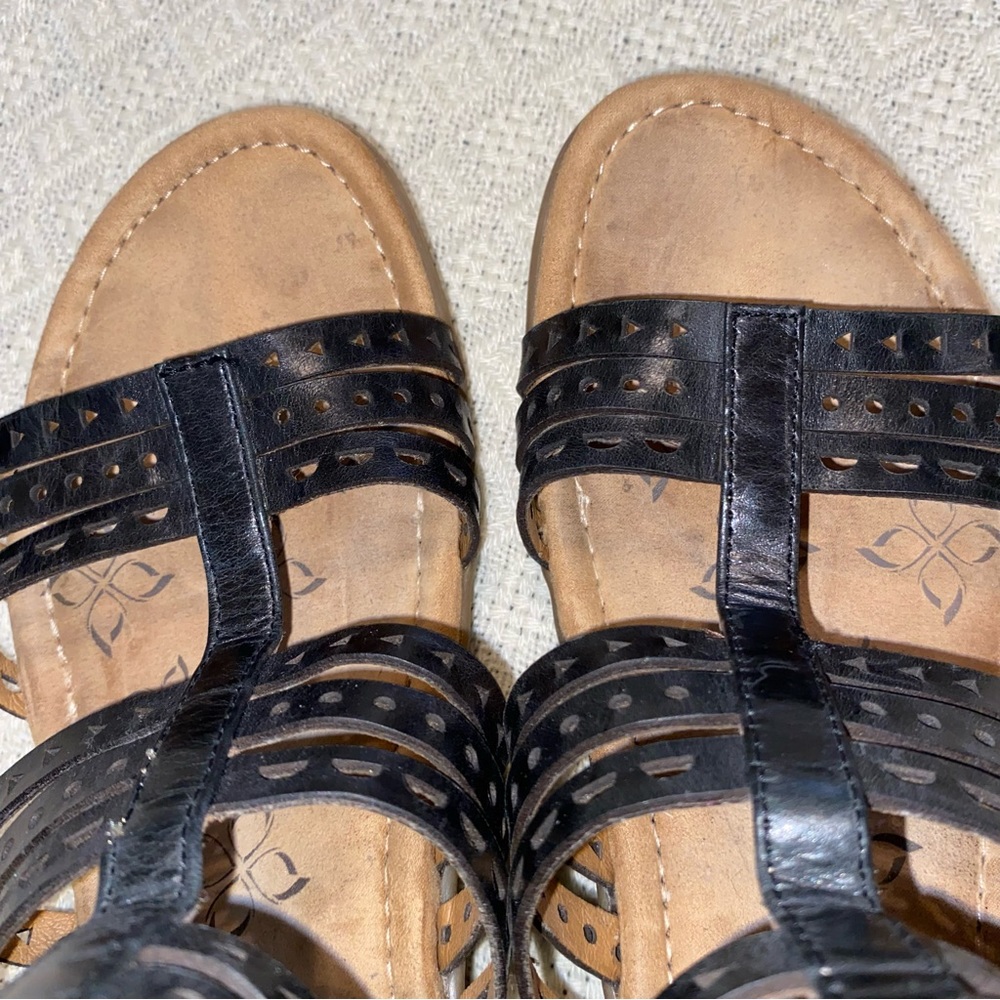 Comfortiva gladiator sandals Size 91/2 M black leather zippered back - Picture 6 of 7
